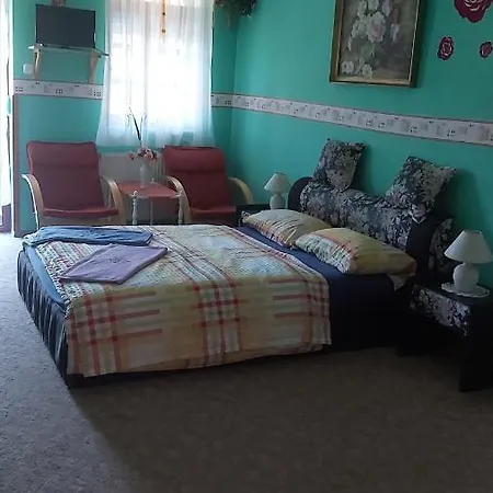 Gæstehus Apartmanhaz Klara *