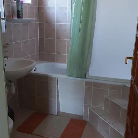 Apartmanhaz Klara * Tihany