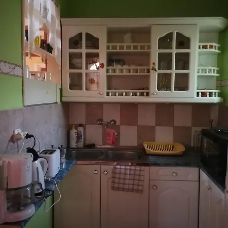 Apartmanhaz Klara Гостевой дом Тихань