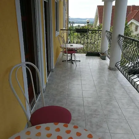 Apartmanhaz Klara * Tihany