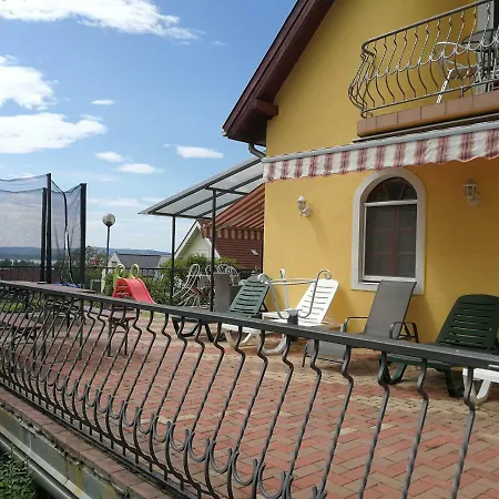 Apartmanhaz Klara Gæstehus *