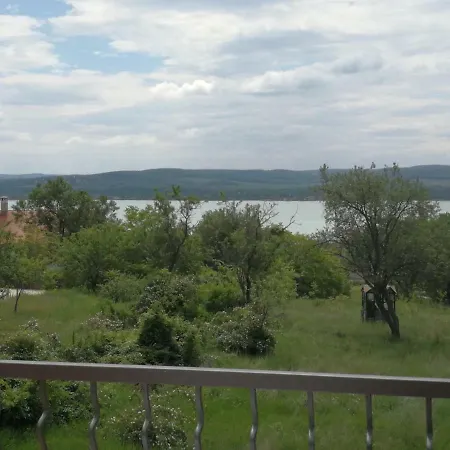 Apartmanhaz Klara Гостевой дом *